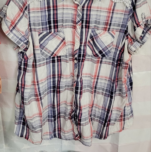 Westport 2X Button Short Sleeve Lace Shoulder Top - Picture 6 of 8